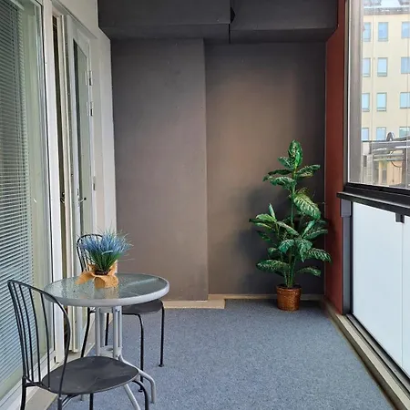 Kotimaailma - Parvekkeellinen Keskustakaksio - Aleksanterinkatu *