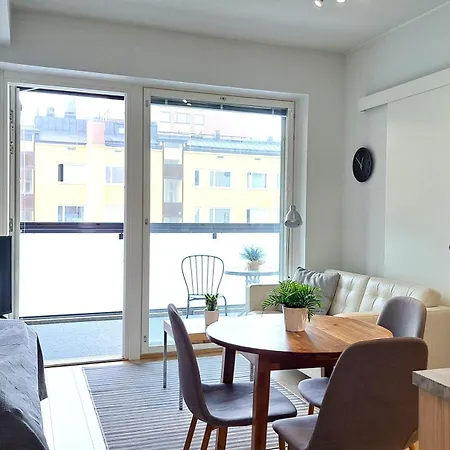 Kotimaailma - Parvekkeellinen Keskustakaksio - Aleksanterinkatu