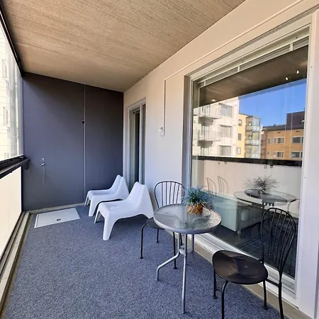 Kotimaailma - Parvekkeellinen Keskustakaksio - Aleksanterinkatu *